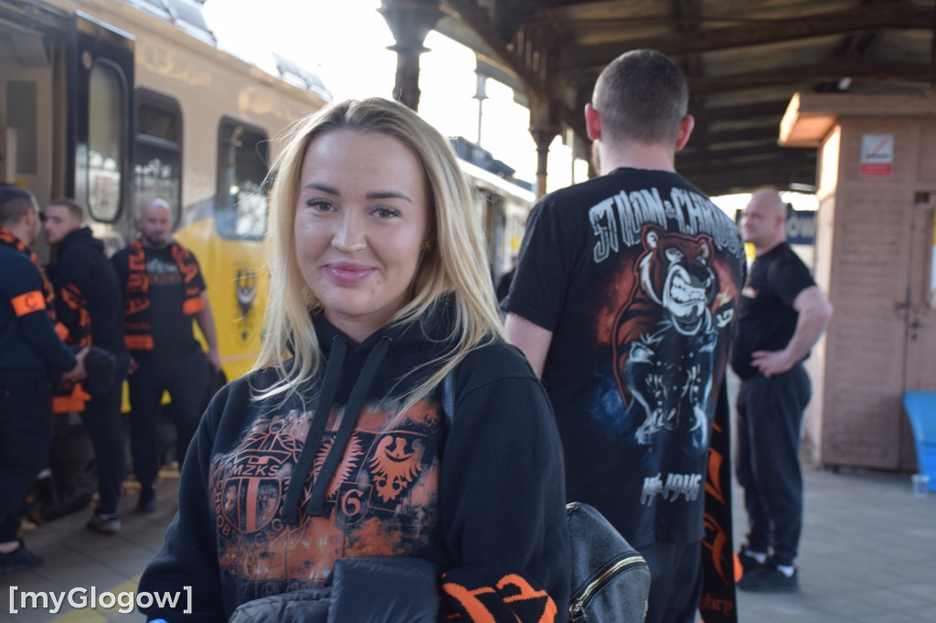 Specjalny pociąg z kibicami Chrobrego Głogów