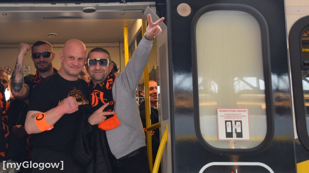 Specjalny pociąg z kibicami Chrobrego Głogów