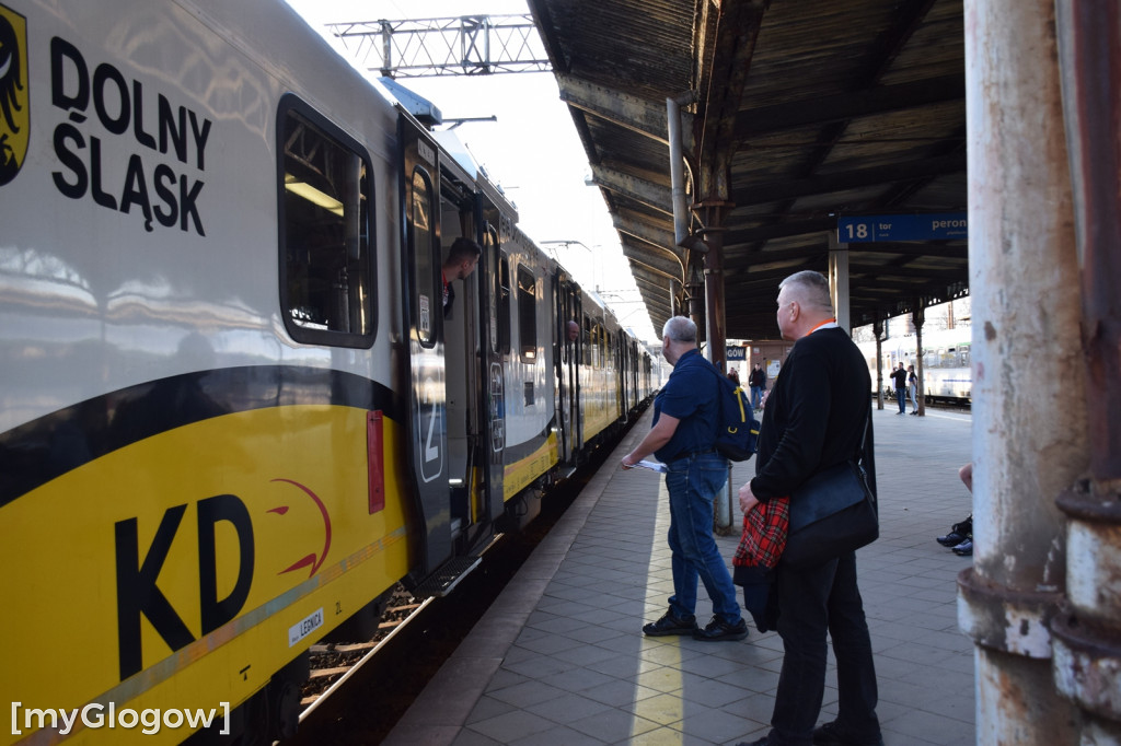 Specjalny pociąg z kibicami Chrobrego Głogów