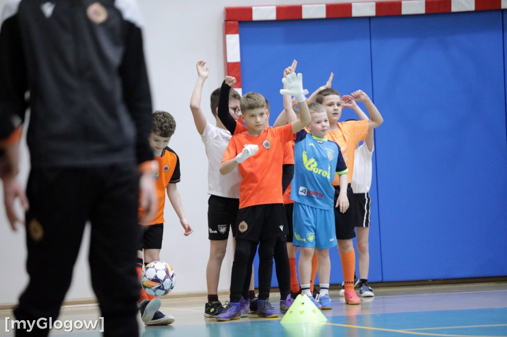 Chrobry w szkole. był trening i autografy