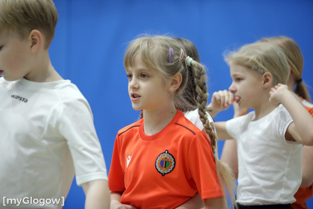 Chrobry w szkole. był trening i autografy
