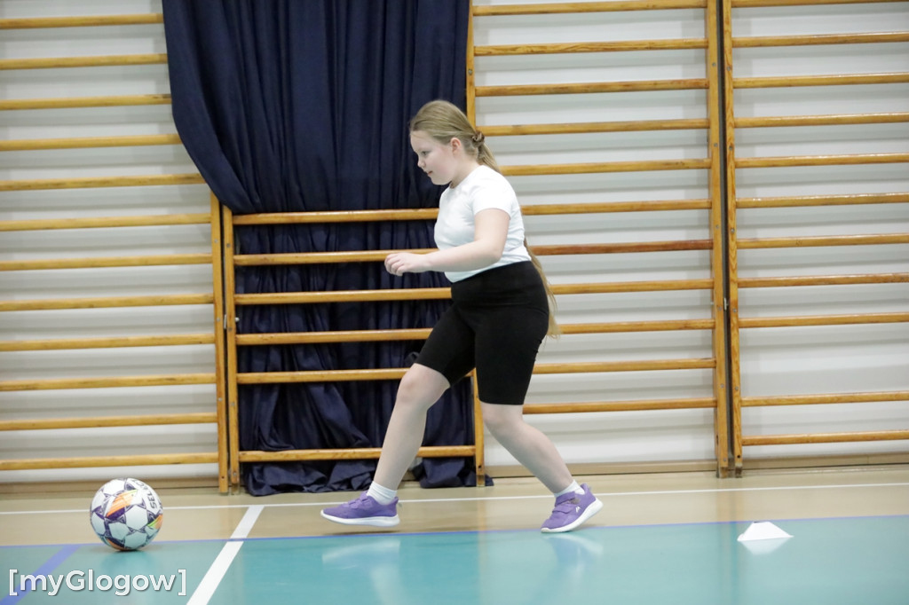 Chrobry w szkole. był trening i autografy