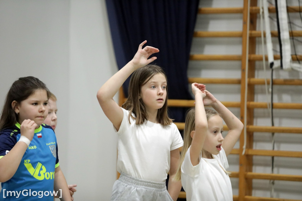 Chrobry w szkole. był trening i autografy
