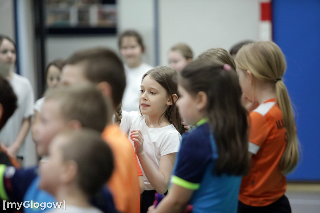 Chrobry w szkole. był trening i autografy