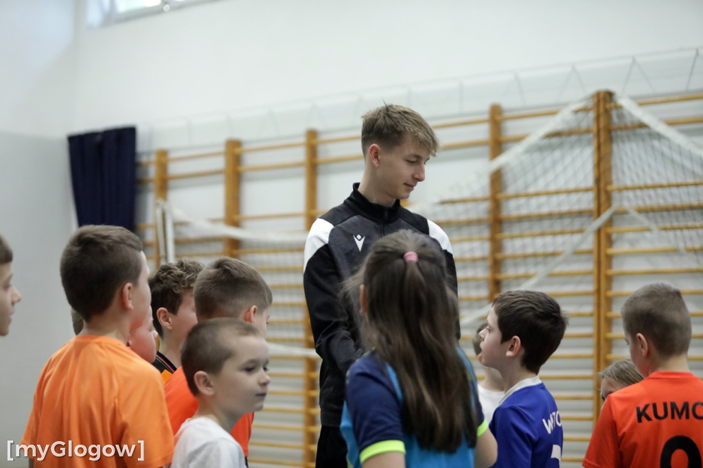 Chrobry w szkole. był trening i autografy