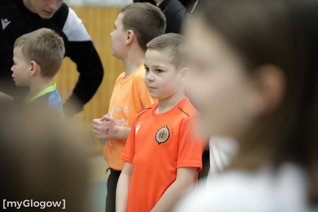 Chrobry w szkole. był trening i autografy