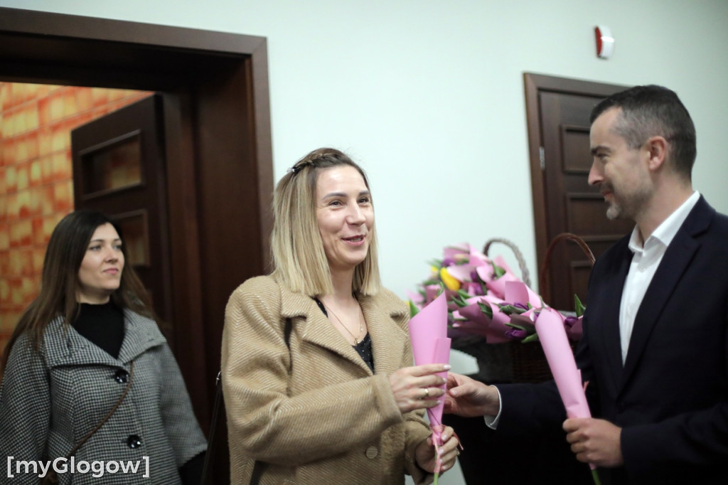 Każda kobieta z tulipanem od starosty