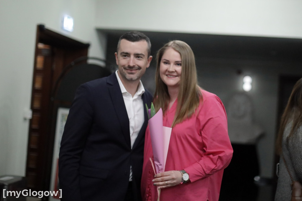 Każda kobieta z tulipanem od starosty