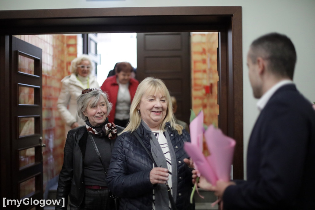 Każda kobieta z tulipanem od starosty