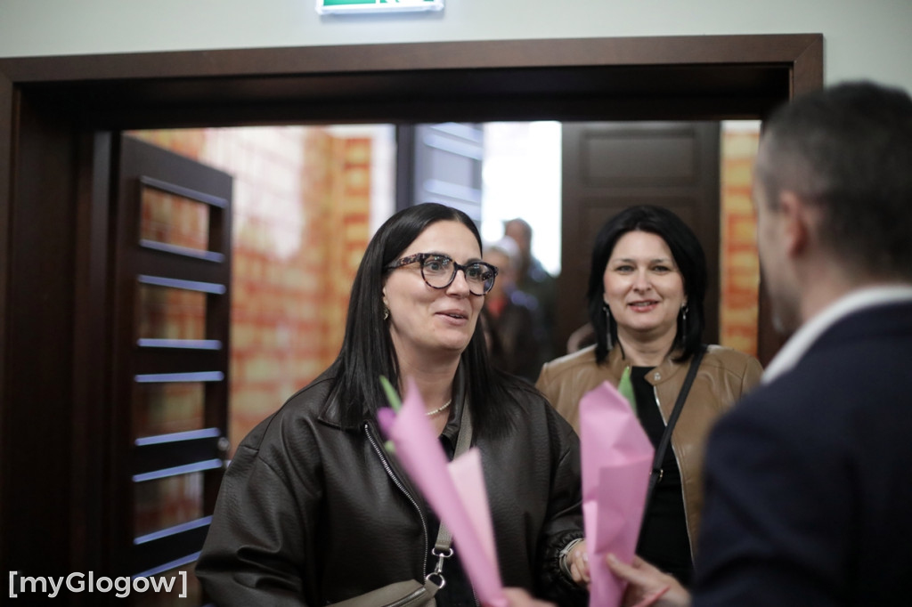 Każda kobieta z tulipanem od starosty