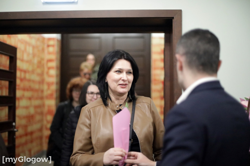 Każda kobieta z tulipanem od starosty