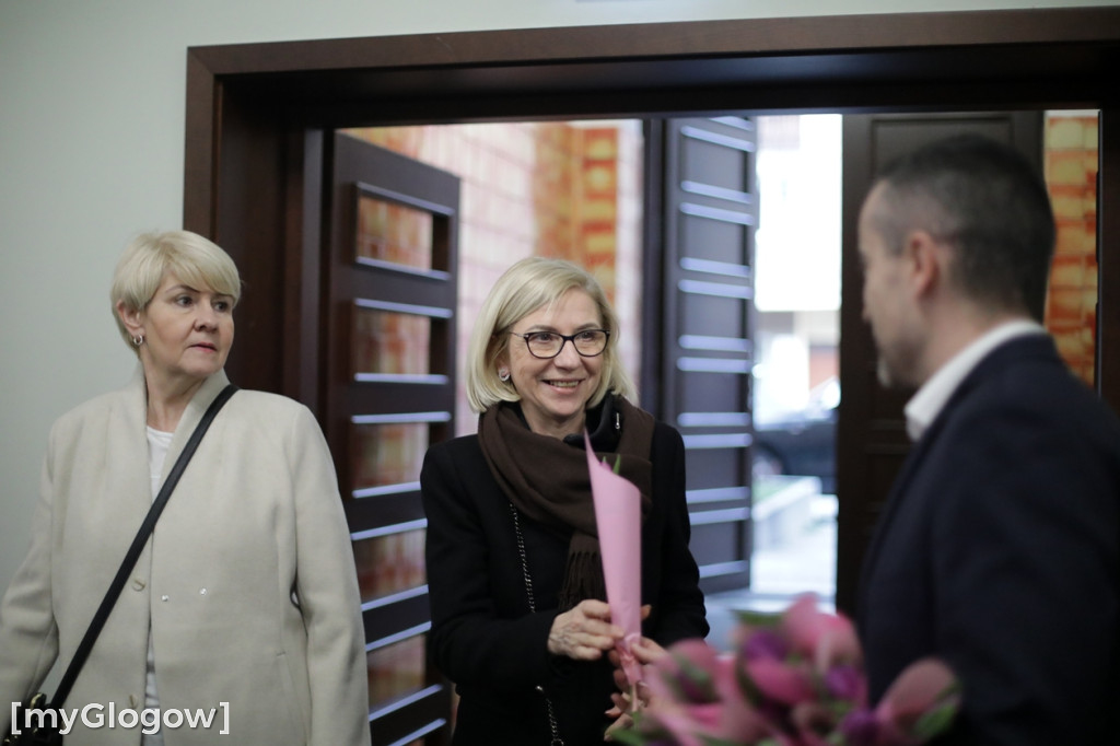 Każda kobieta z tulipanem od starosty