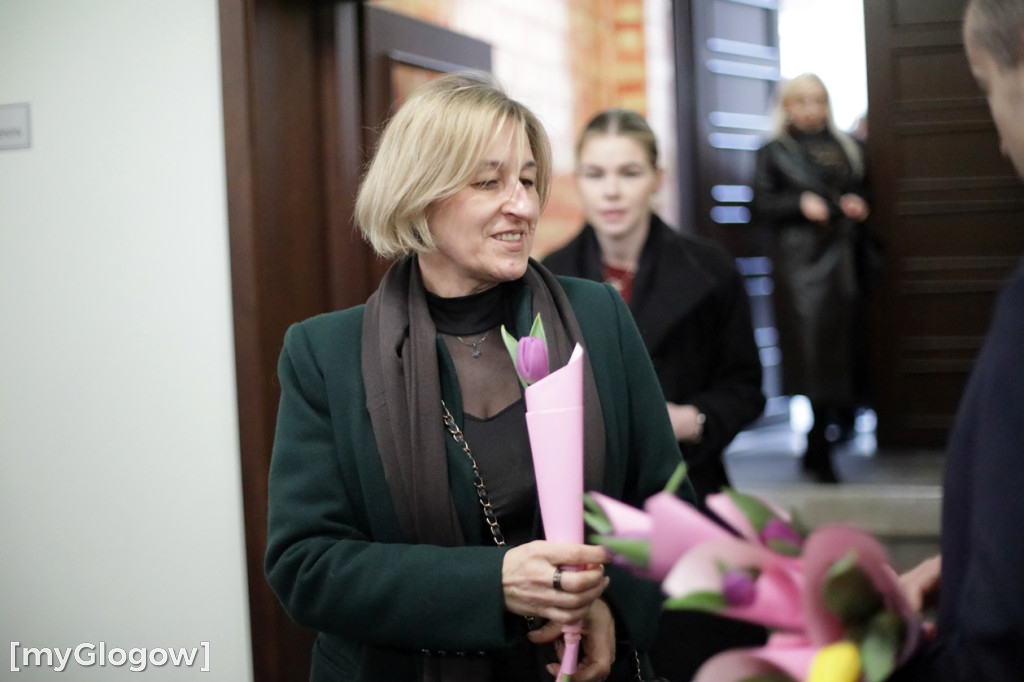 Każda kobieta z tulipanem od starosty