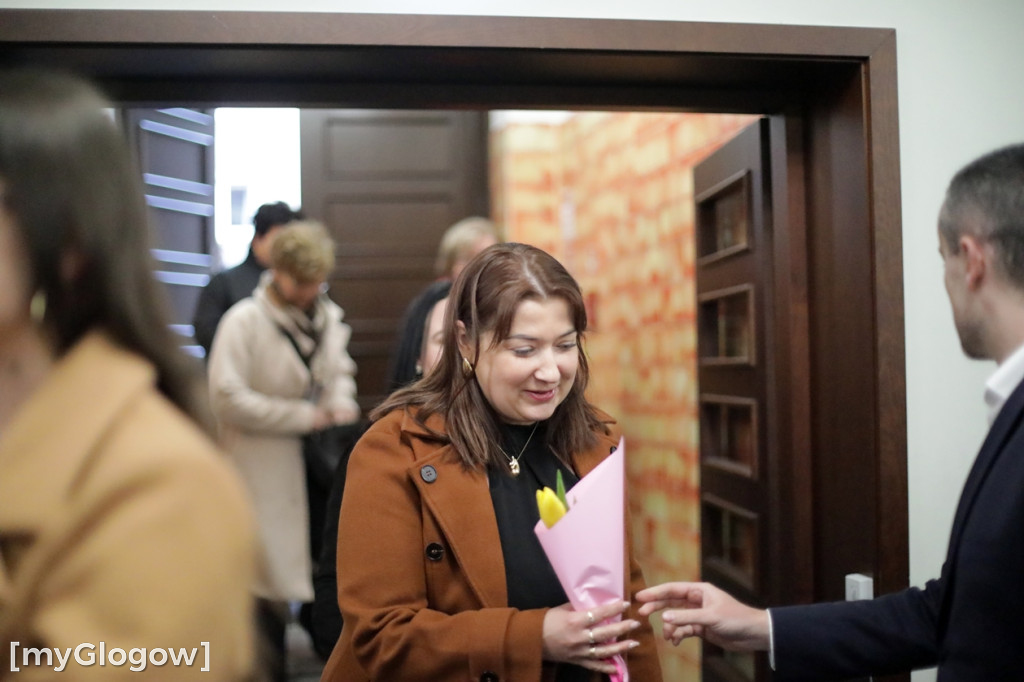 Każda kobieta z tulipanem od starosty