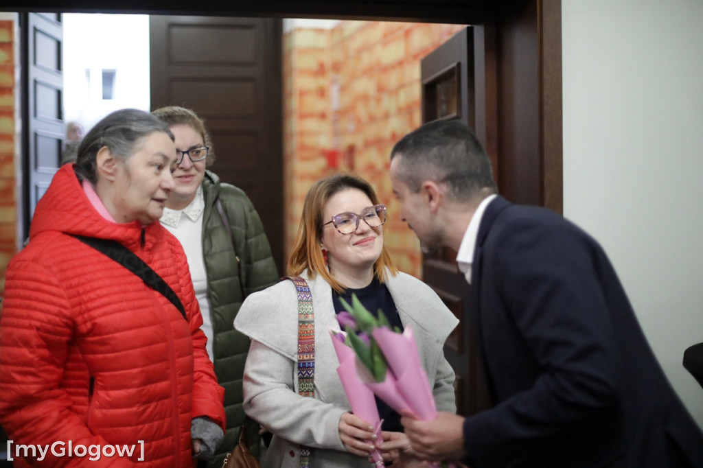 Każda kobieta z tulipanem od starosty