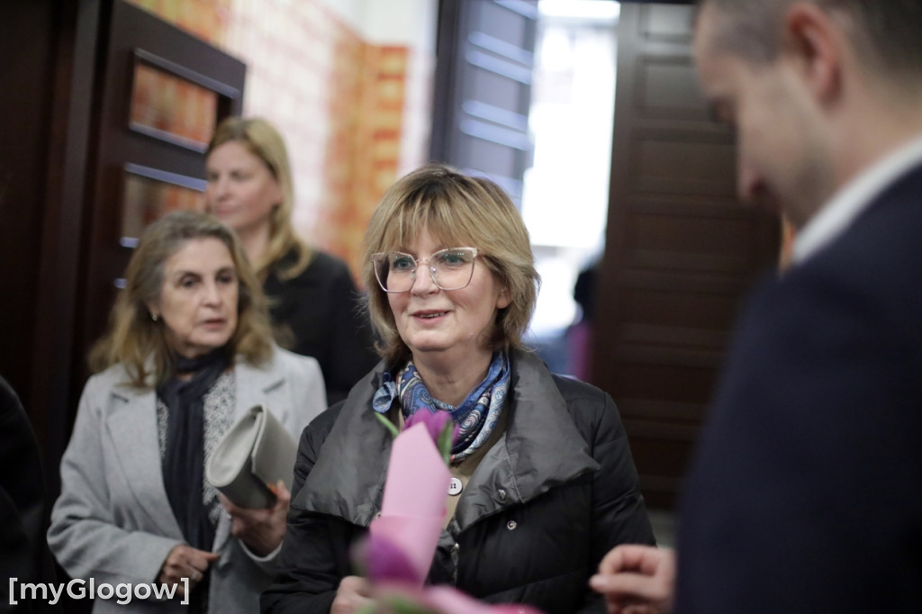 Każda kobieta z tulipanem od starosty