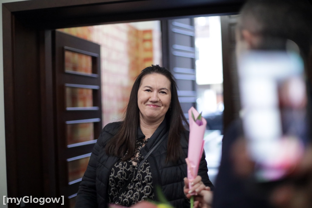 Każda kobieta z tulipanem od starosty