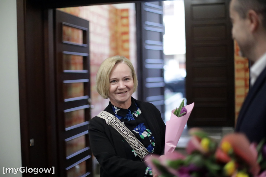 Każda kobieta z tulipanem od starosty