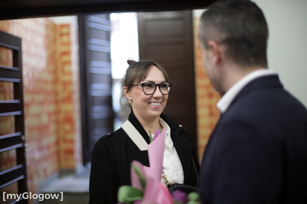 Każda kobieta z tulipanem od starosty