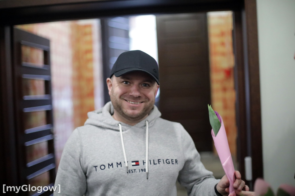 Każda kobieta z tulipanem od starosty