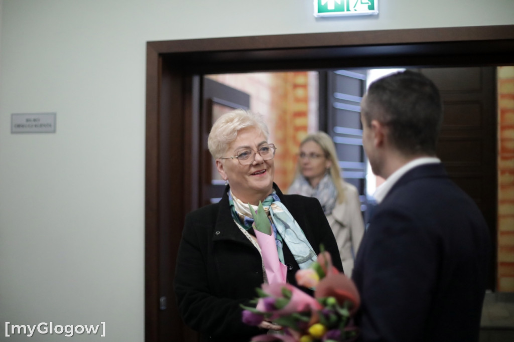 Każda kobieta z tulipanem od starosty