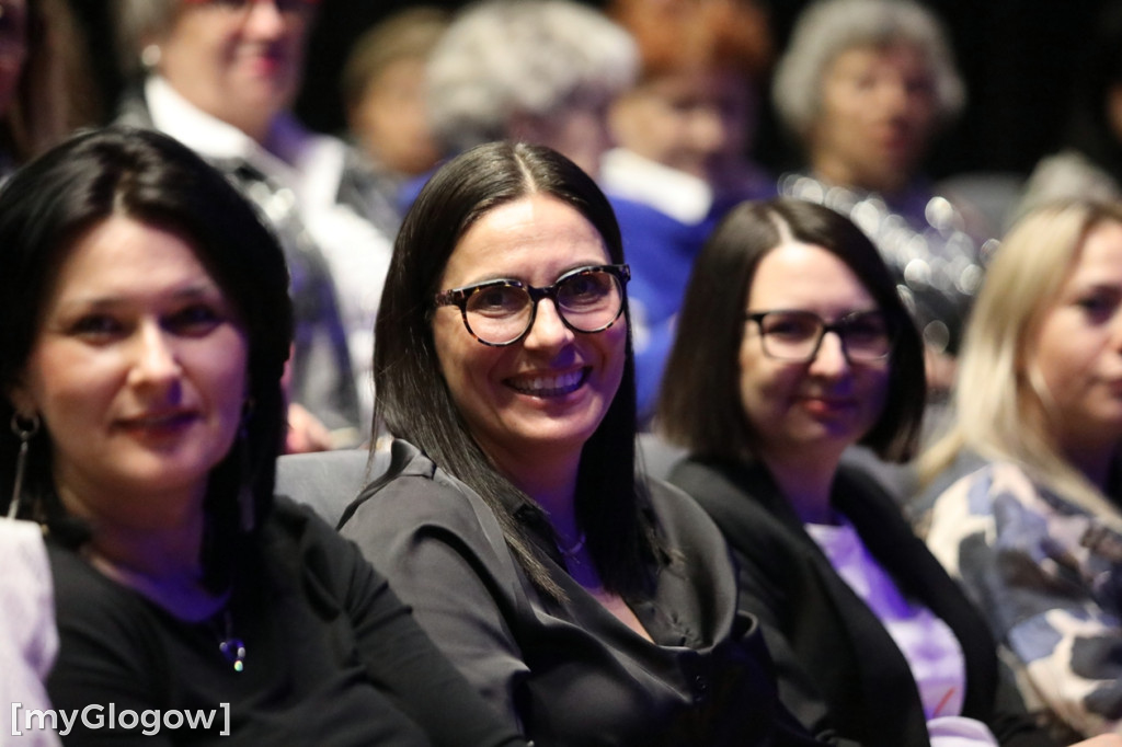 Każda kobieta z tulipanem od starosty