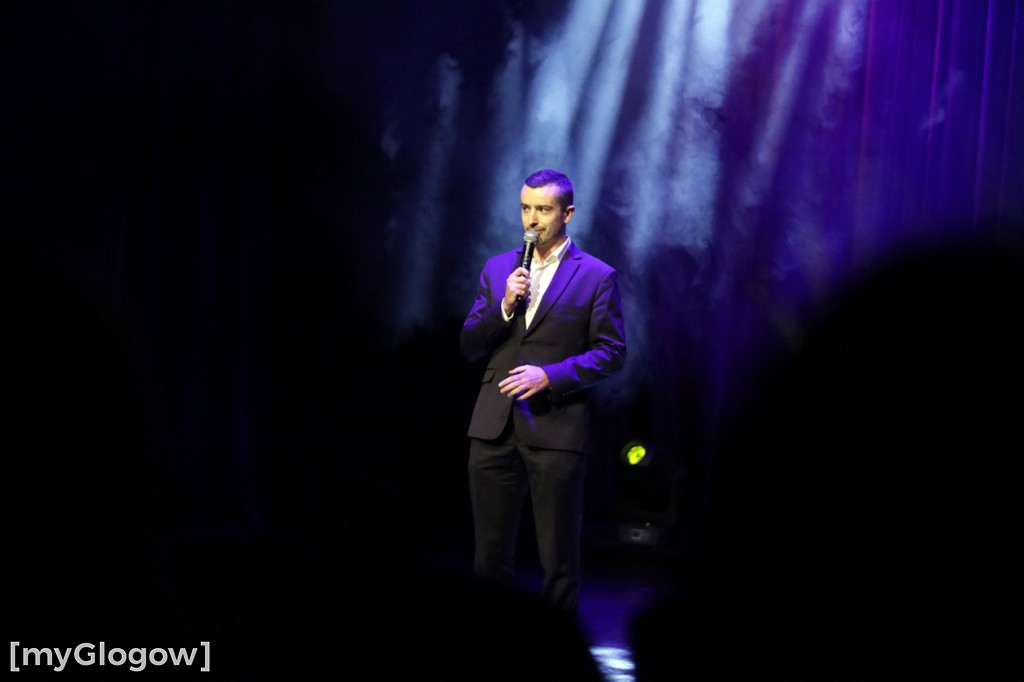 Każda kobieta z tulipanem od starosty