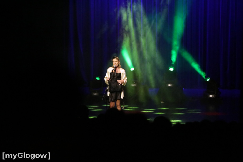 Każda kobieta z tulipanem od starosty