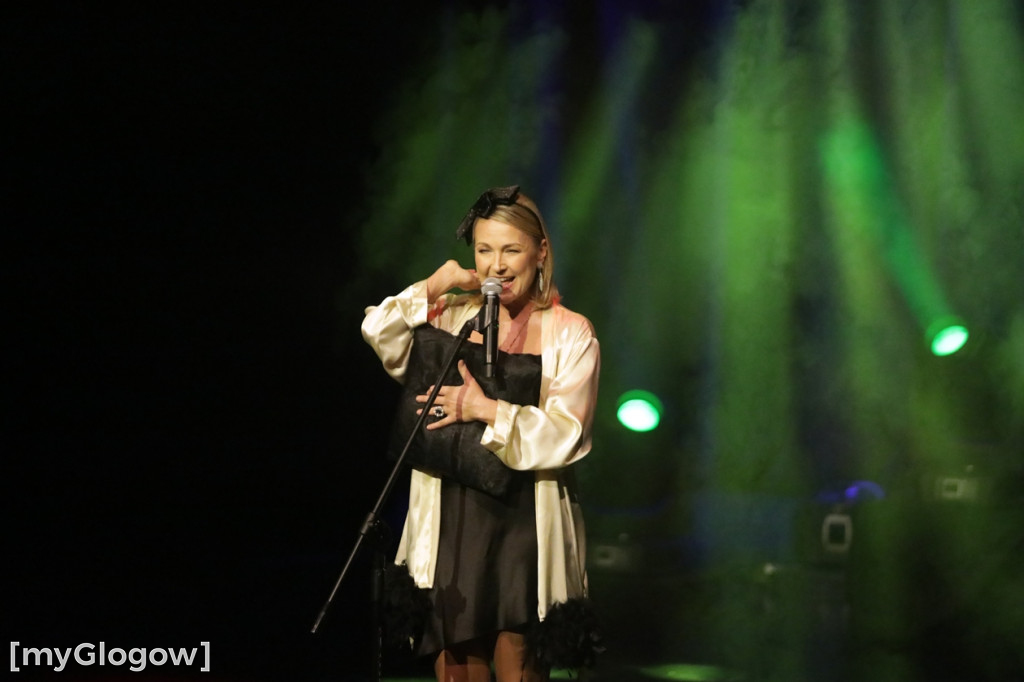 Każda kobieta z tulipanem od starosty