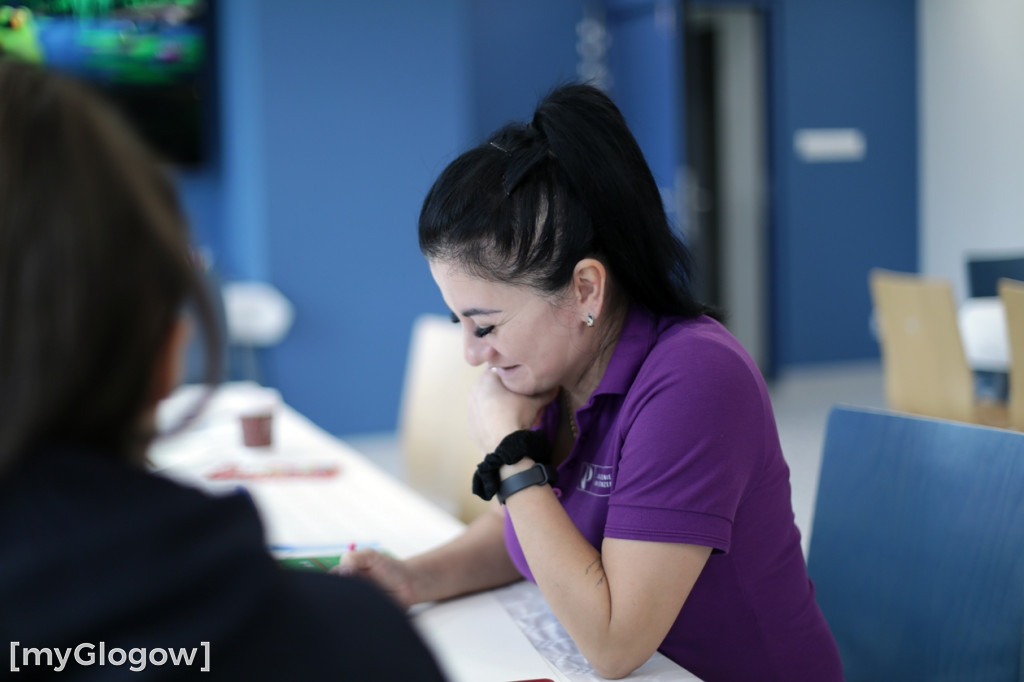 Całe rodziny malują maskotkę Neptuna