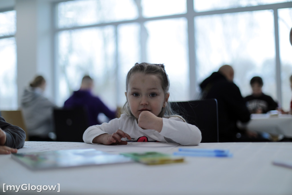 Całe rodziny malują maskotkę Neptuna