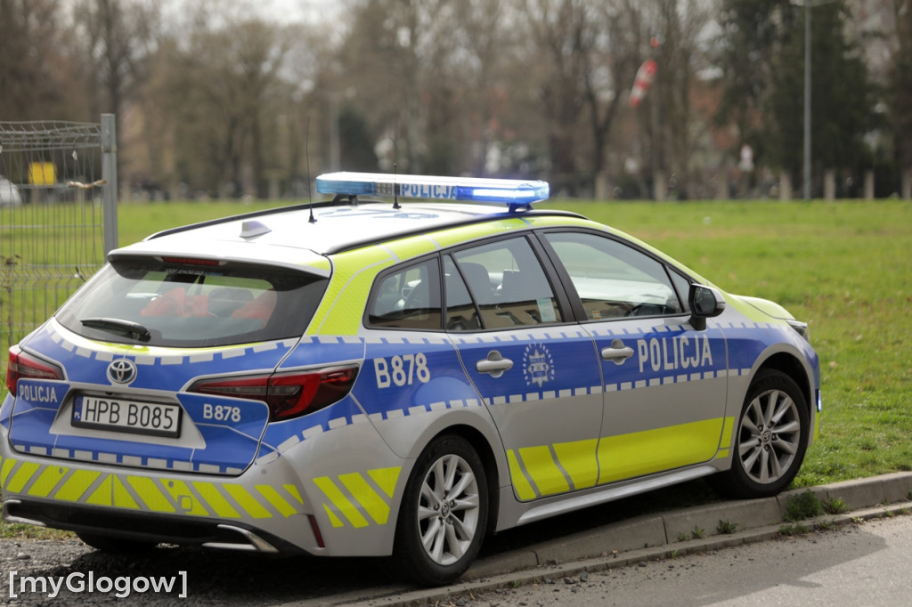 Kolizja opla z karetką pod szpitalem