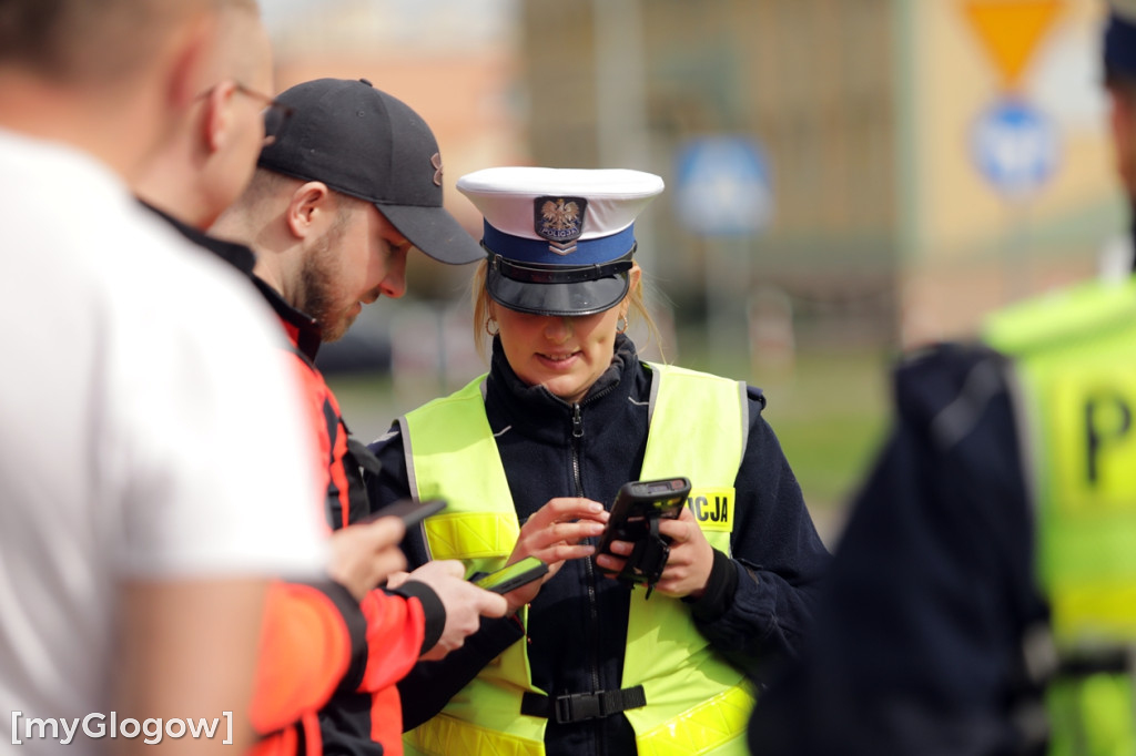 Kolizja opla z karetką pod szpitalem