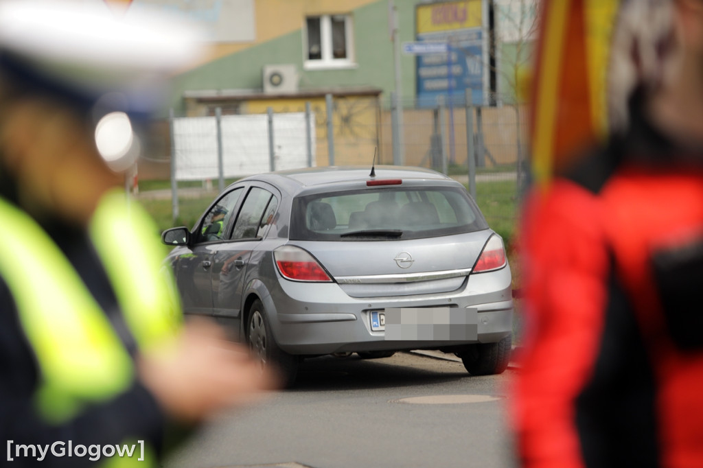 Kolizja opla z karetką pod szpitalem