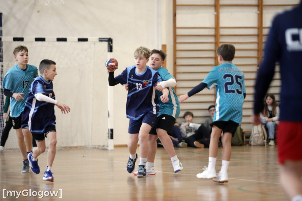 W Jerzmanowej grali w piłkę ręczną