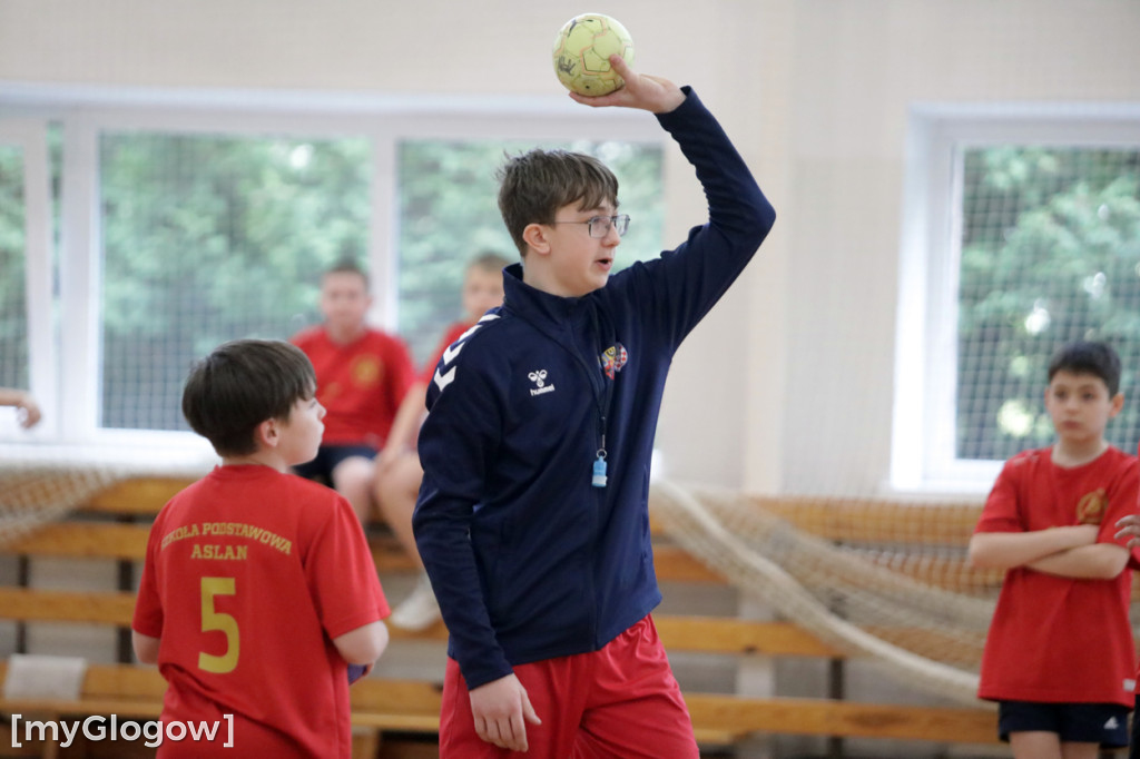 W Jerzmanowej grali w piłkę ręczną