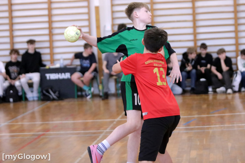 W Jerzmanowej grali w piłkę ręczną