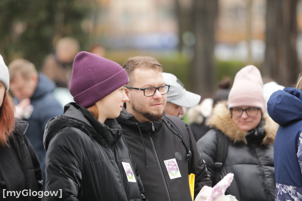 Szukali jajek po całym parku!