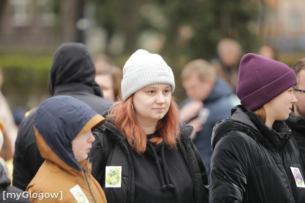 Szukali jajek po całym parku!
