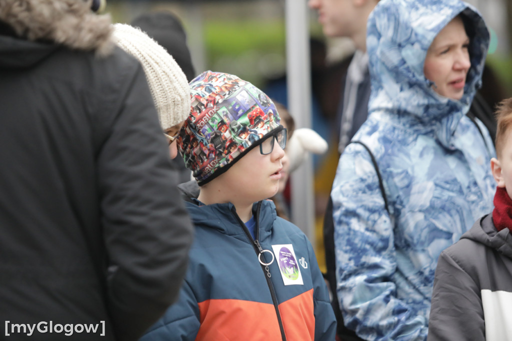 Szukali jajek po całym parku!