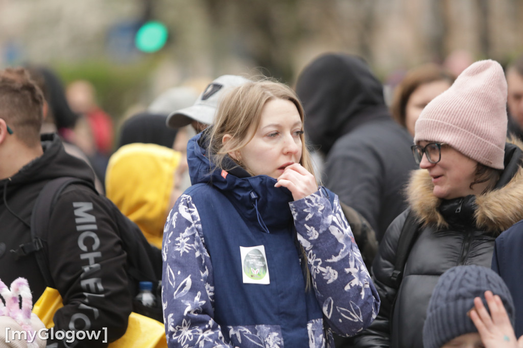 Szukali jajek po całym parku!