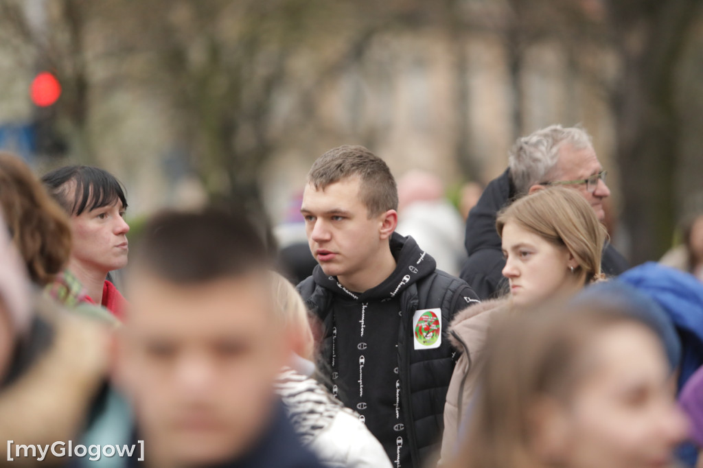 Szukali jajek po całym parku!