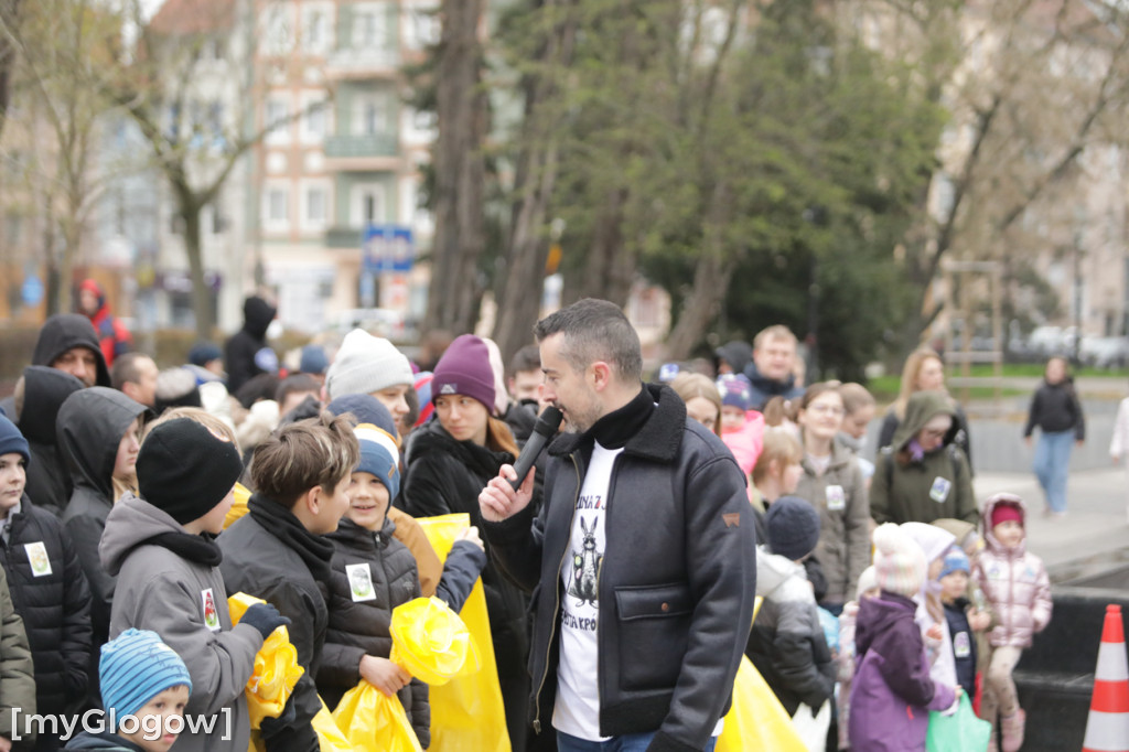 Szukali jajek po całym parku!
