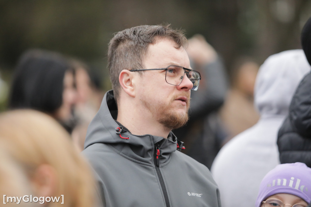 Szukali jajek po całym parku!