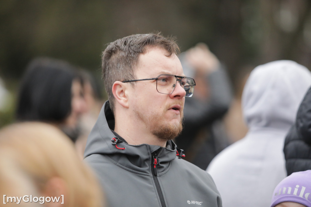 Szukali jajek po całym parku!