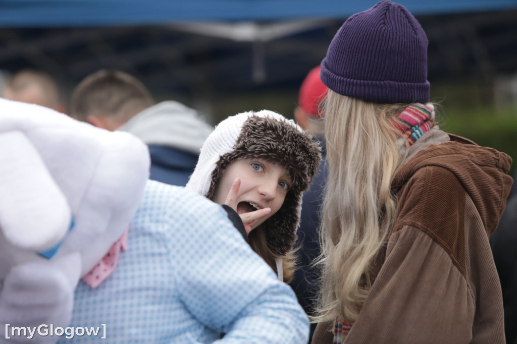 Szukali jajek po całym parku!