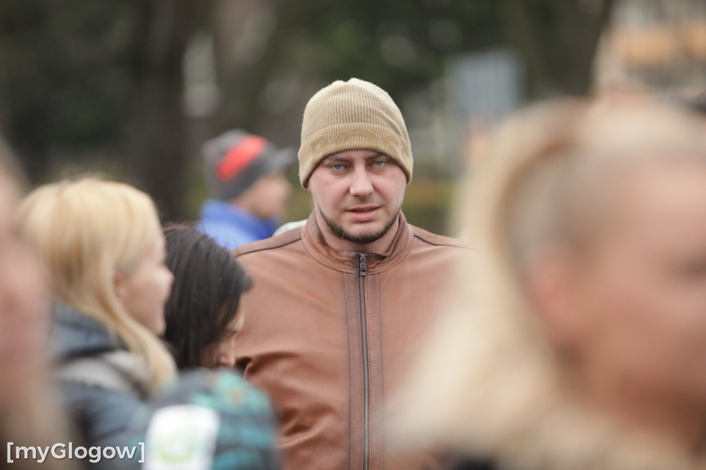 Szukali jajek po całym parku!