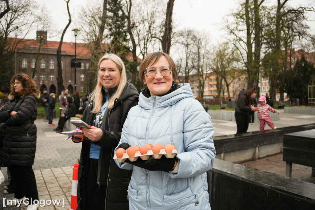 Szukali jajek po całym parku!