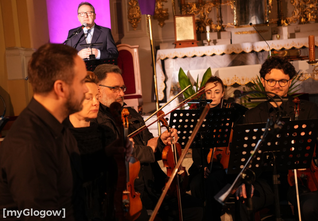 Zbigniew Zamachowski na koncercie w Głogowie