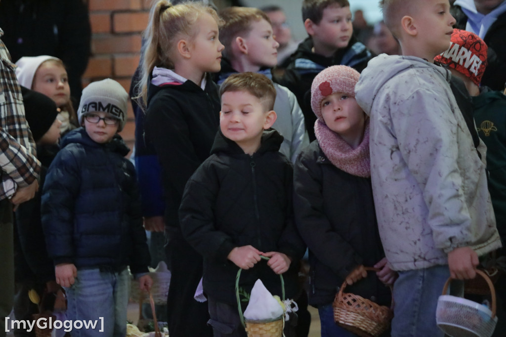 Dużo radości! Całe rodziny w kolegiacie